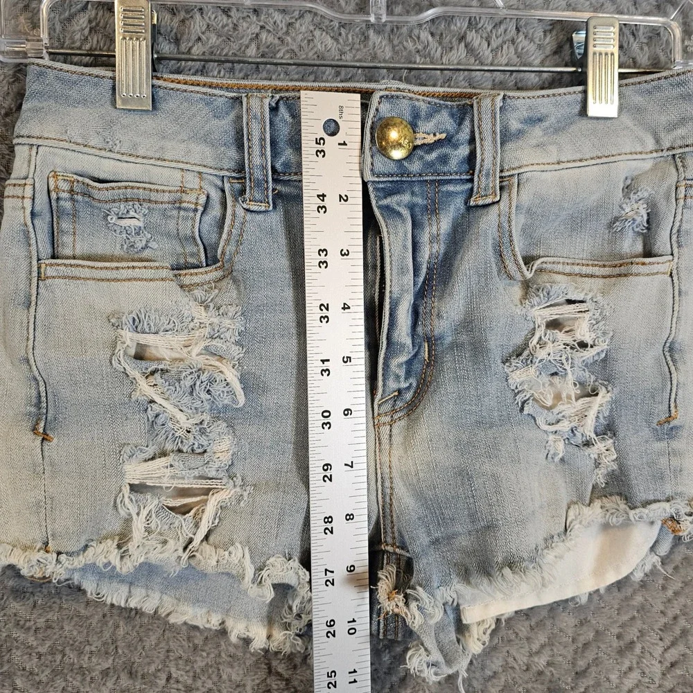 American Eagle Hi-Rise Shortie Light Wash Distressed Denim Shorts Womens 2 996